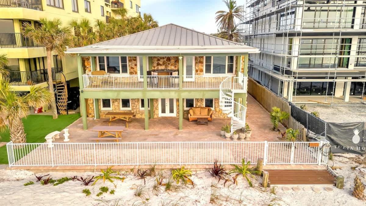 Stones Throw Beachside Bungalow #1 On The Beach 클리어워터 비치 외부 사진